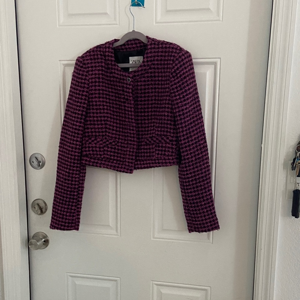 Zara Patterned Cropped Blazer in fuchsia and Black